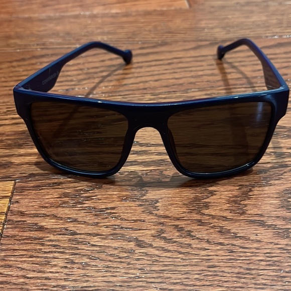 Curved Converse - Picture 2 of 4